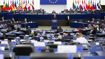 „Ez a törvény szégyenteljes” – Az EP-ben vitáznak a melegellenes magyar törvényről