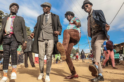 Mélyszegénységben élnek, színpompás ruhákban járnak Kibera lakói: a stílus nem pénz kérdése