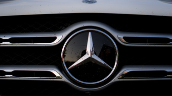 Csalószoftver miatt perelik a Mercedest