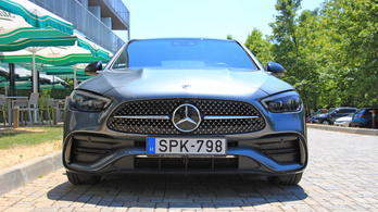 Bemutató: Mercedes-Benz C osztály - 2021.