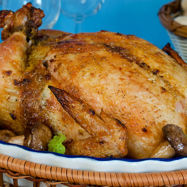 Mennyei, szaftos fokhagymás csirke egészben sütve: imádni fogja a család