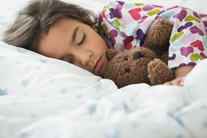 Hogyan hat a gyerek agyi fejlődésére, ha lefekszik este 8 körül? Még 10 évesen is fontos lenne betartani