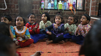 A gyerekszám korlátozásán gondolkodnak Indiában, támogatják az önkéntes sterlizálást