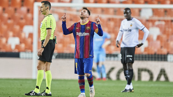 Messi féláron marad még öt évig a Barcánál