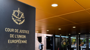 EU bíróság: nem egyeztethető össze a lengyel bírák fegyelmi rendszere az uniós joggal