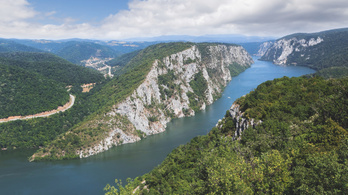 Lángol egy nemzeti park Szerbiában
