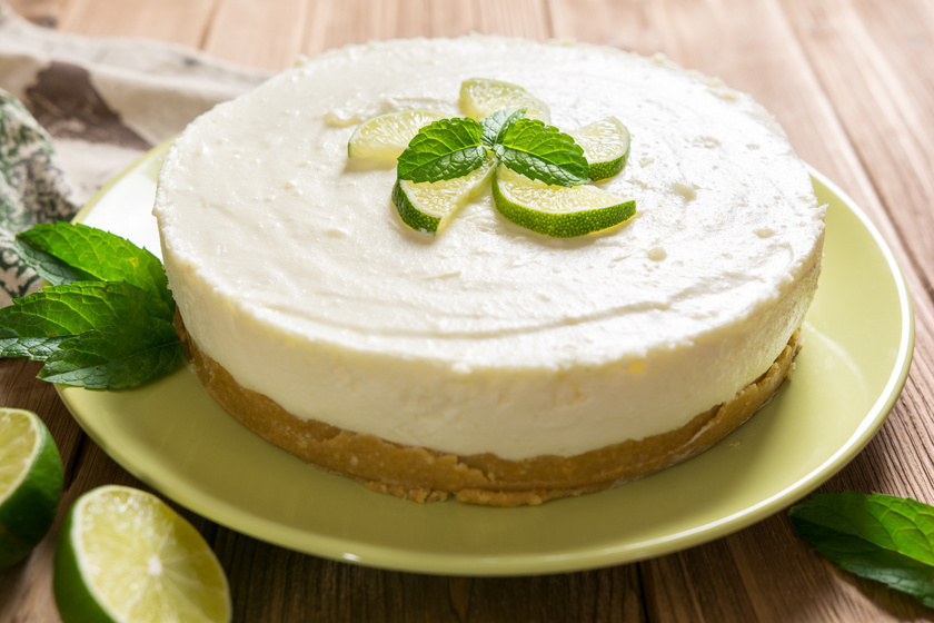Citromos sajttorta sütés nélkül: a forró napokon különösen jólesik a hűsítő desszert