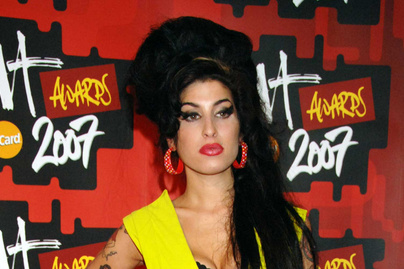 Ma 10 éve hunyt el Amy Winehouse: sosem látott képeket közöltek róla az évforduló alkalmából