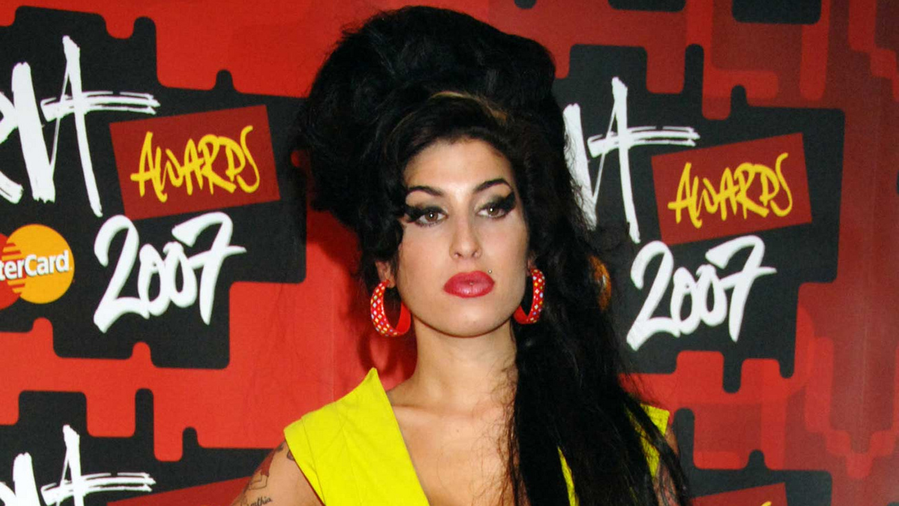 Ma 10 éve hunyt el Amy Winehouse: sosem látott képeket közöltek róla az évforduló alkalmából