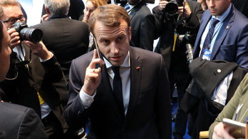Emmanuel Macron lecserélte a telefonját a Pegasus-ügy miatt