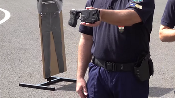 Sokkoló videó: bemutatta új fegyverét a rendőrség