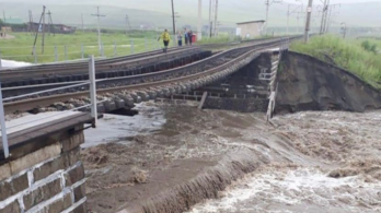 Összeomlott a transzszibériai vasút hídja