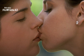Filmvadász: Találd ki, melyik filmből van ez a leszbikus csók!