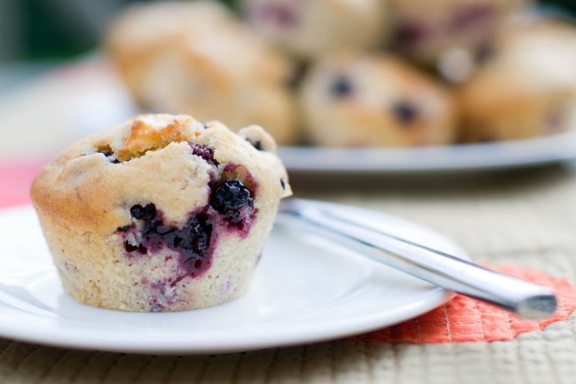 30 perces, puha szedres muffin: a tésztát keverd össze, és dobj bele gyümölcsöt