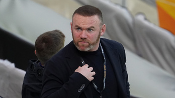 Wayne Rooney úgy berúgott, hogy három nővel ment szobára, de elaludt