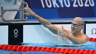 Világcsúcs és olimpiai rekordok a tokiói medencében - A tokiói olimpia hetedik napja – élő