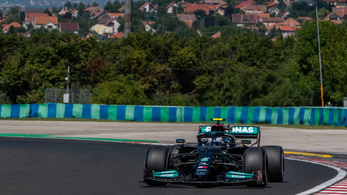 Magyar Nagydíj: Minimális előnyben a Mercedes a Red Bullhoz képest