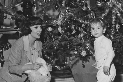 Ritka hangulatos, régi fotókon a hollywoodi sztárok karácsonyai: Gina Lollobrigida a kisfiával ünnepelt