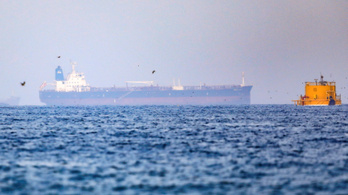 Elraboltak egy szállítóhajót az Ománi-öbölben