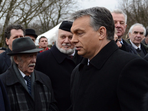 Orbán: Még tiltani kell a vörös csillagot