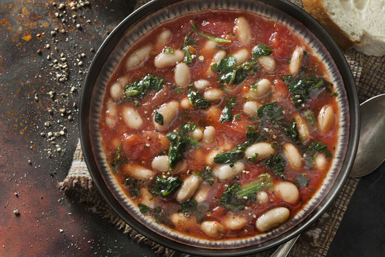 Ez a toszkán fehérbabos leves pillanatok alatt elkészülő, igazi mediterrán finomság