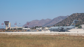 C–17-es katonai szállítógép indult az Afganisztánban veszteglő magyarokért