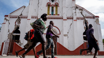 Tovább nőtt a földrengés áldozatainak száma Haitin