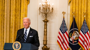 Politico: Biden lerombolta a saját hitelességét