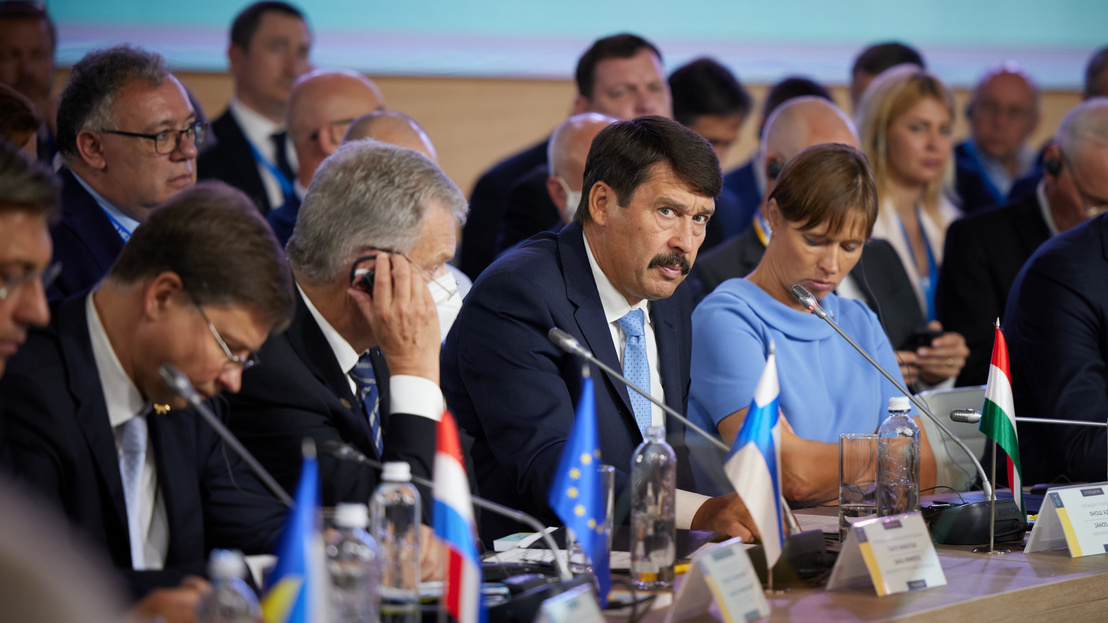találkozó helyén ukrajna vélemények