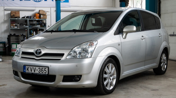Fotelnepper: Toyota Corolla Verso 2.2 D4-S – 2007.