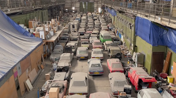 170 autós gyűjteményre bukkantak Londonban