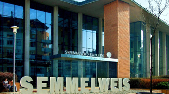 A Semmelweis Egyetem egyedüli magyarként bekerült a világ háromszáz legjobbja közé