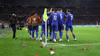 Rendőrségi feljelentés, FIFA-vizsgálat a magyar szurkolók miatt – reagált az MLSZ