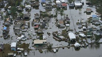 Előtte utána fotókon a hurrikán brutális pusztítása