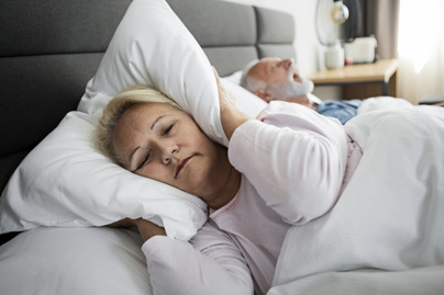 Miért gyakoribb idősebb korban a horkolás? A nyelvcsap duzzanata is okozhatja