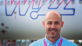 Kamuzó utasok, táncoló személyzet – furcsa időszakot tudhat maga mögött a Wizz Air