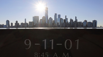 Harangzúgással kezdődött a szeptember 11-i megemlékezés New Yorkban