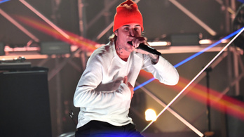 Justin Bieber visszatér az MTV díjátadó gáláján