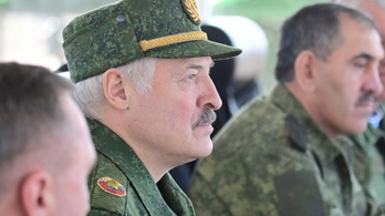 Lukasenka egymilliárd dollárért vesz orosz fegyvert