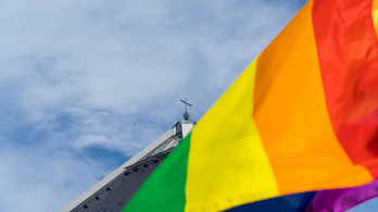 Megszólalt a homoszexuális lelkész, aki többé nem ad össze heteroszexuális párokat