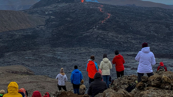 Fél éve működik egy vulkán Izlandon