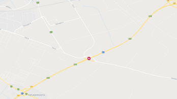 Kigyulladt egy autó az M1-esen, Győr térségében