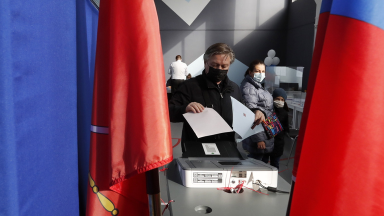 Oroszországban úgy csalnak a választásokon, ahogy csak tudnak