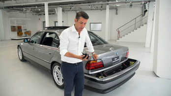 Az E38-as 7-es BMW mindent tud: V12, kémcuccok, tévé és fax