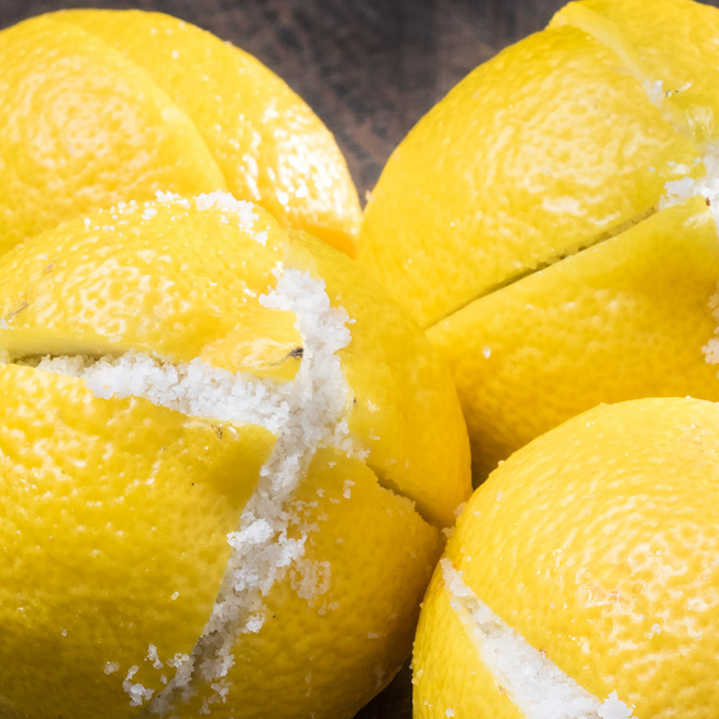 Egy hónap, míg elkészül, de megéri: a sóban eltett citromot sokféleképpen felhasználhatod