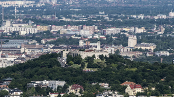Bőkezűen támogatja a kormány a fideszes fővárosi kerületeket