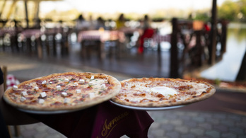 Jó hír a sajtkedvelőknek: itt jön az ezersajtos pizza