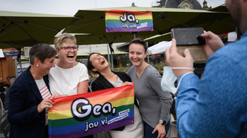 Várhatóan legalizálják a melegházasságot Svájcban