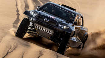 Már tesztelik a jövő évi Dakar-Toyotát