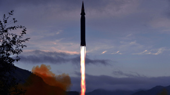Észak-Korea új hiperszonikus rakétát tesztelt